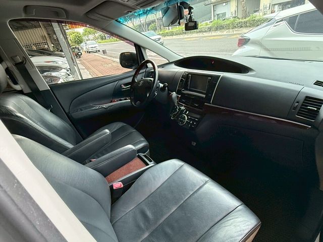 TOYOTA豐田 PREVIA  第7張相片