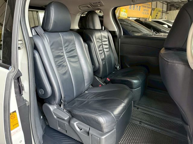 TOYOTA豐田 PREVIA  第9張相片