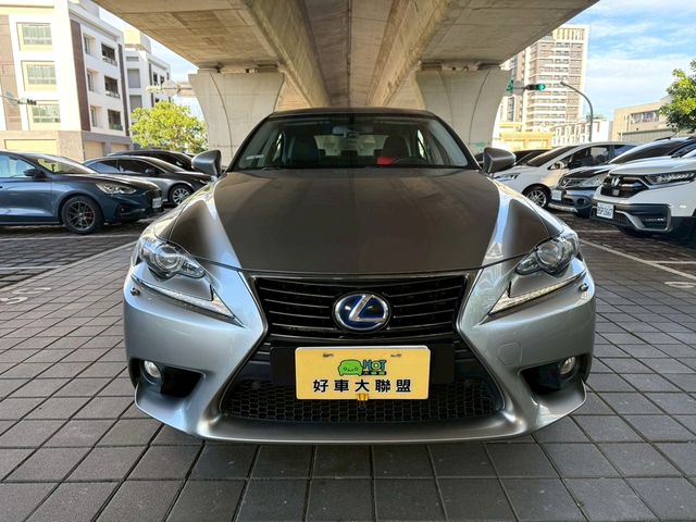 LEXUS凌志 IS 300H  第2張相片