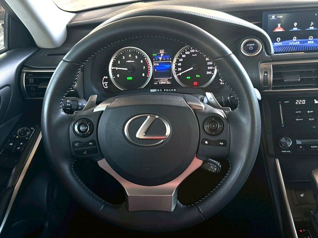 LEXUS凌志 IS 300H  第17張相片