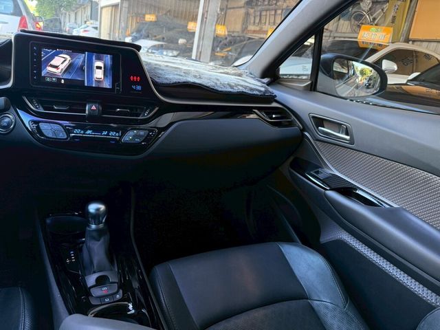 TOYOTA豐田 C-HR  第8張相片