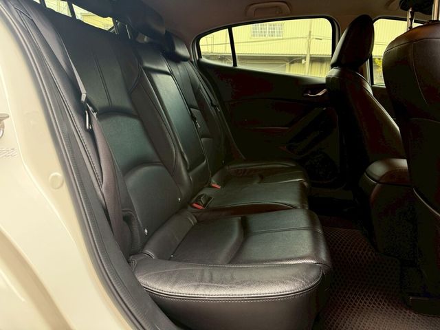 MAZDA馬自達 MAZDA 3  第10張相片