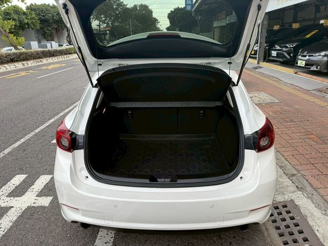 MAZDA馬自達 MAZDA 3  第13張相片