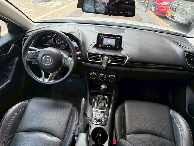 MAZDA馬自達 MAZDA 3  第3張相片