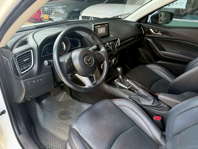 MAZDA馬自達 MAZDA 3  第4張相片