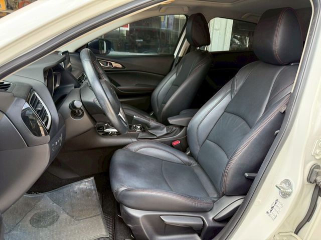 MAZDA馬自達 MAZDA 3  第5張相片