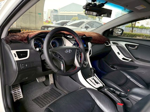 HYUNDAI現代 ELANTRA  第11張相片