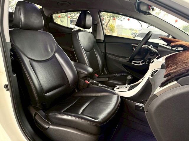 HYUNDAI現代 ELANTRA  第13張相片