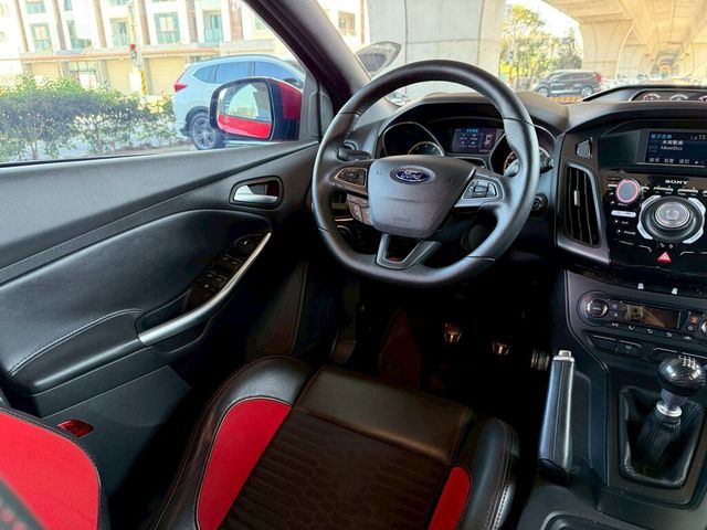 FORD福特 FOCUS ST  第8張相片