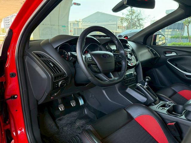 FORD福特 FOCUS ST  第10張相片
