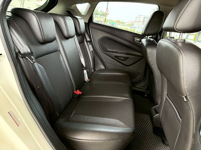 FORD福特 FIESTA  第15張相片