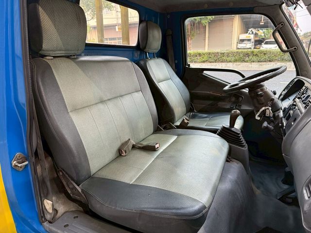 MITSUBISHI三菱 CANTER  第11張相片