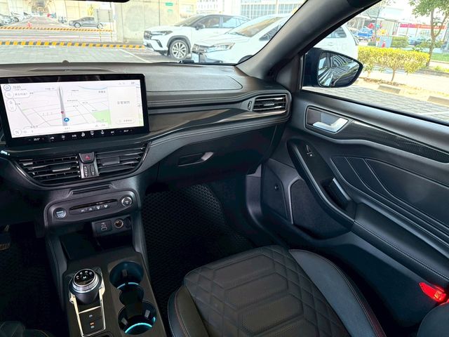 FORD福特 FOCUS WAGON  第8張相片