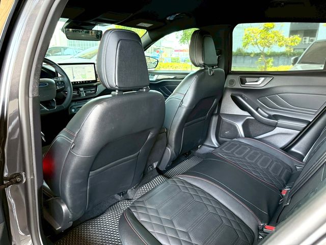 FORD福特 FOCUS WAGON  第13張相片
