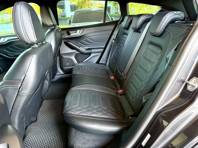 FORD福特 FOCUS WAGON  第14張相片