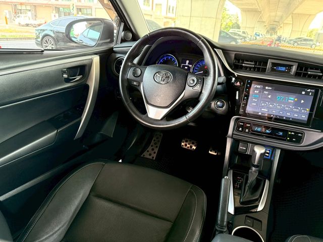 TOYOTA豐田 ALTIS  第4張相片