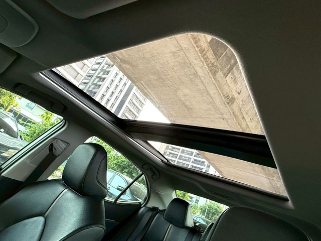 TOYOTA豐田 CAMRY HYBRID  第13張相片