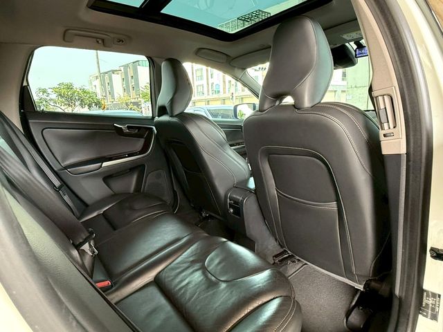 VOLVO富豪 XC60  第13張相片