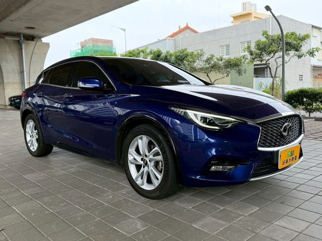 INFINITI無限 Q30  第3張相片
