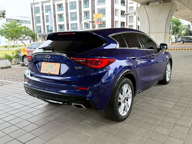 INFINITI無限 Q30  第6張相片