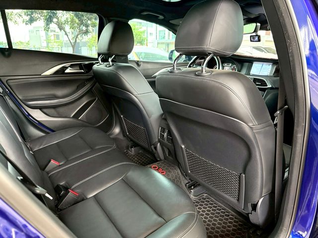 INFINITI無限 Q30  第16張相片