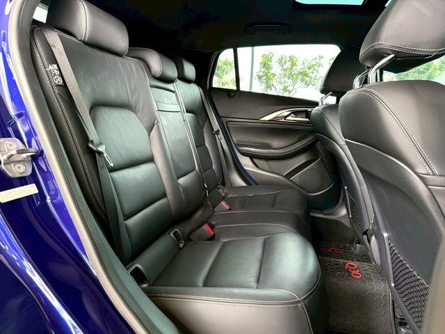 INFINITI無限 Q30  第17張相片