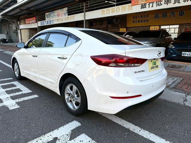 HYUNDAI現代 ELANTRA  第5張相片