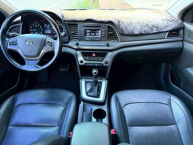 HYUNDAI現代 ELANTRA  第6張相片