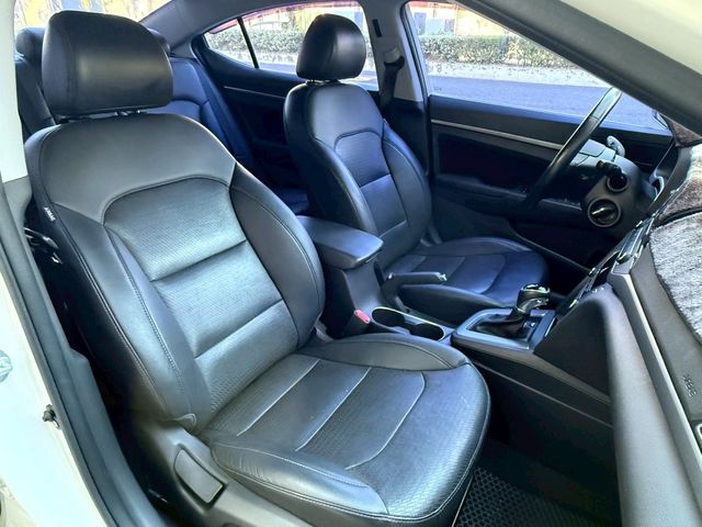 HYUNDAI現代 ELANTRA  第12張相片