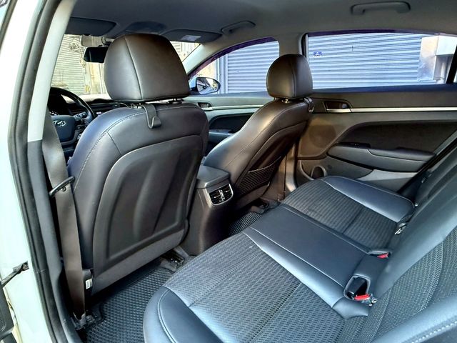 HYUNDAI現代 ELANTRA  第13張相片