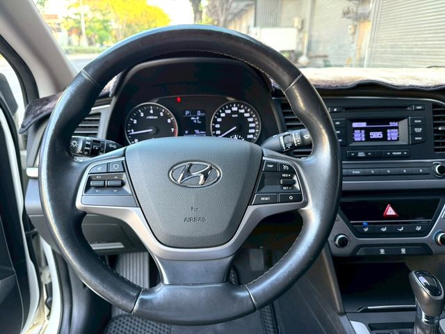 HYUNDAI現代 ELANTRA  第18張相片