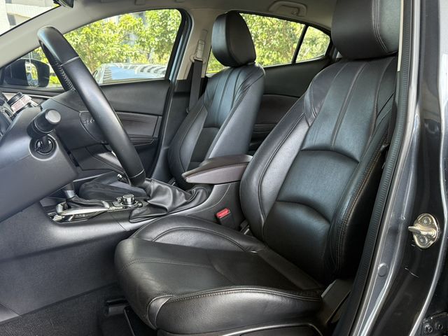 MAZDA馬自達 MAZDA 3  第7張相片