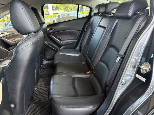 MAZDA馬自達 MAZDA 3  第13張相片