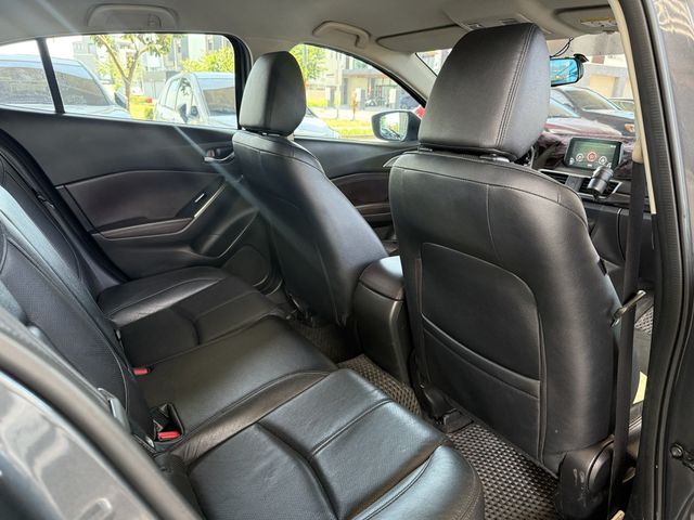 MAZDA馬自達 MAZDA 3  第14張相片