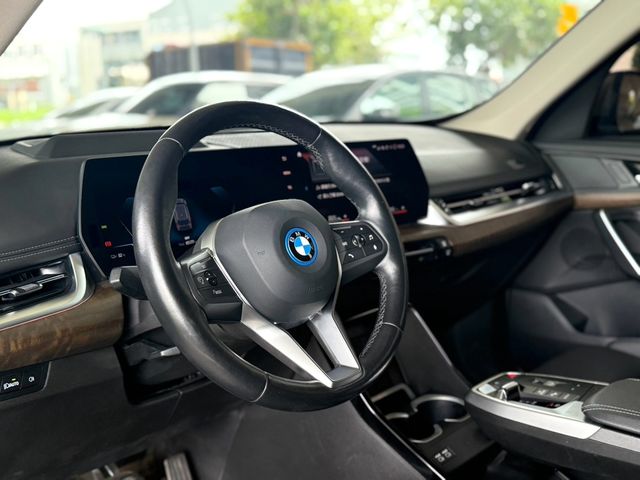 BMW寶馬 IX1 XDRIVE30  第10張相片