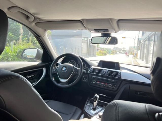 BMW寶馬 318D SEDAN  第7張相片