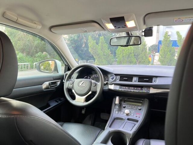 LEXUS凌志 CT200H  第5張相片