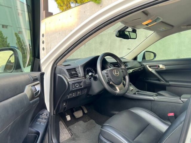 LEXUS凌志 CT200H  第17張相片
