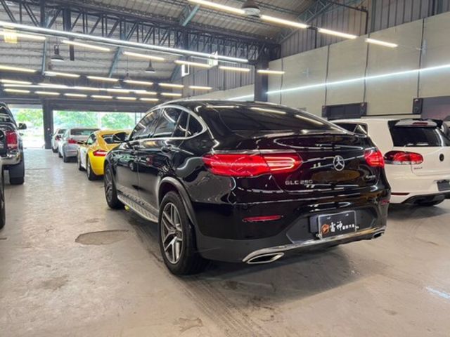 M-BENZ賓士 GLC300 AMG COUPE  第2張相片