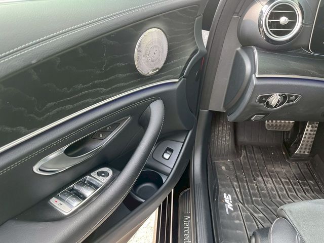 M-BENZ賓士 E200  第11張相片
