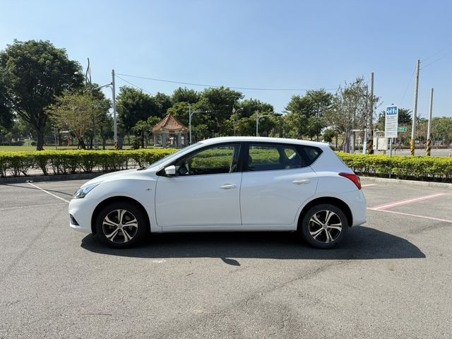 NISSAN日產 TIIDA  第2張相片