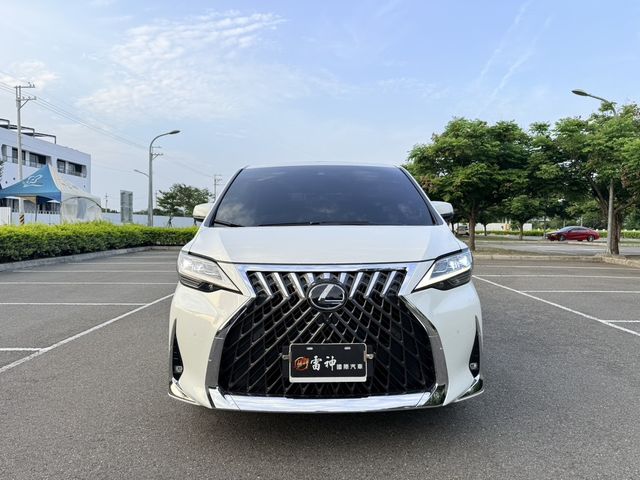 LEXUS凌志 LM300H  第2張相片