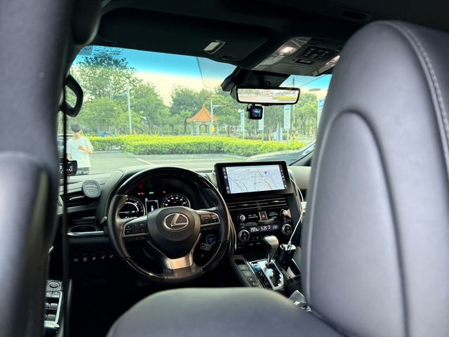 LEXUS凌志 LM300H  第15張相片
