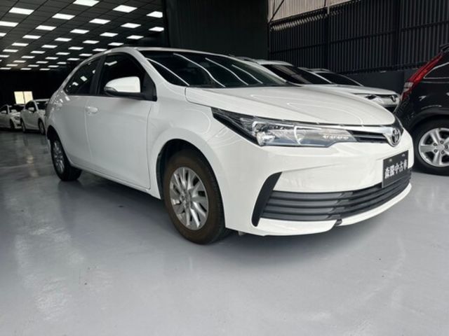 TOYOTA豐田 ALTIS  第2張相片