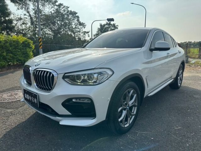 BMW寶馬 X4 XDRIVE20I  第3張相片