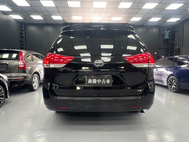 TOYOTA豐田 SIENNA  第4張相片