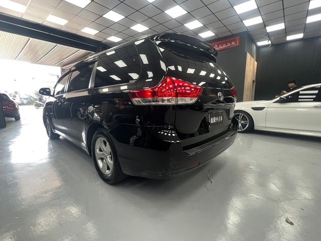 TOYOTA豐田 SIENNA  第6張相片