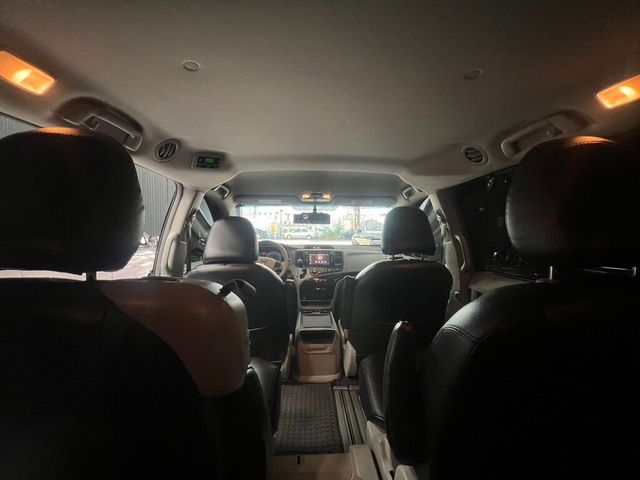 TOYOTA豐田 SIENNA  第10張相片