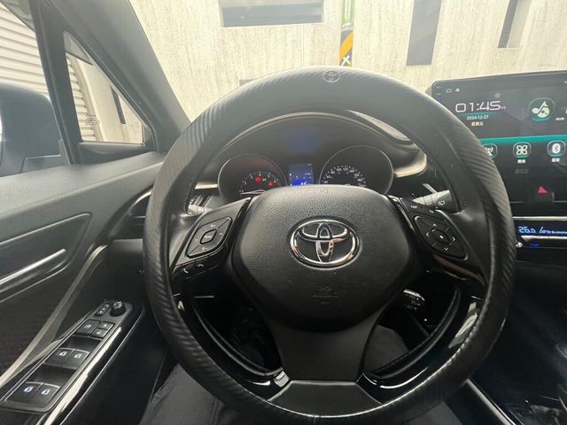 TOYOTA豐田 C-HR  第8張相片