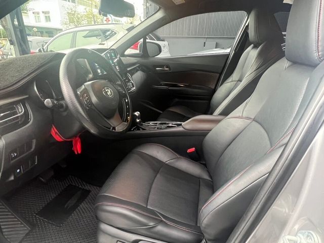 TOYOTA豐田 C-HR  第9張相片
